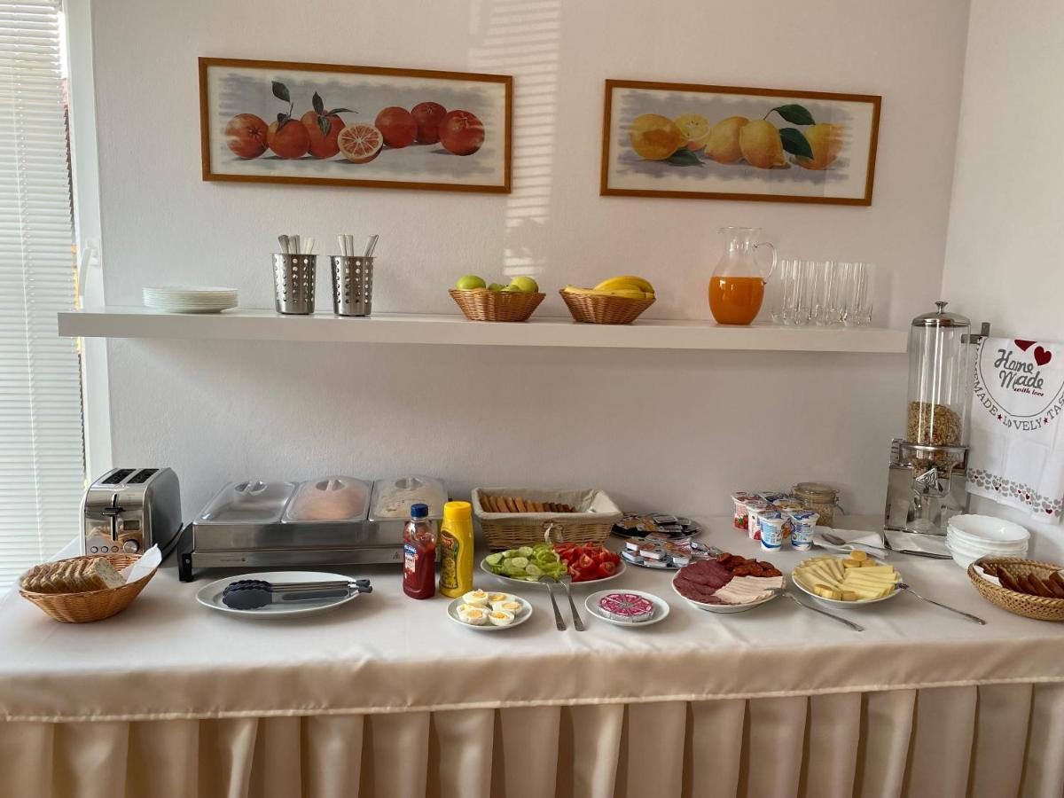利斯膳食公寓酒店 韦尔卡鲁穆尼卡 外观 照片